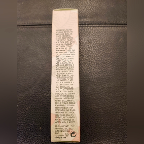 Clinique Stay-Matte Oil-Free Makeup Foundation In 08 Golden Neutral - Picture 2 of 8